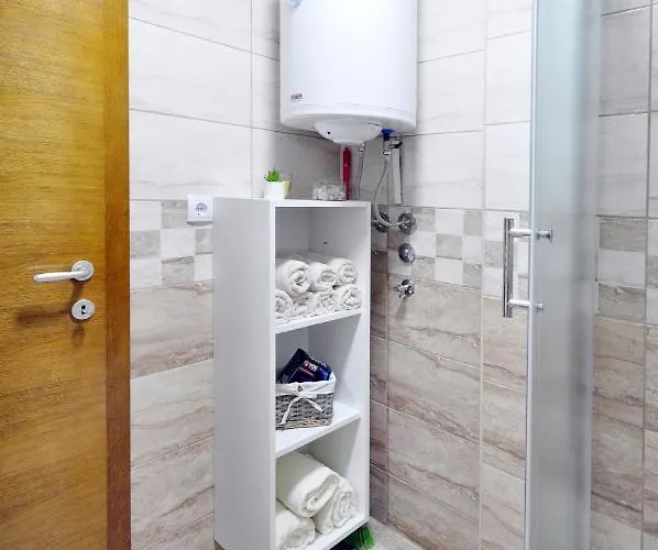 아파트 Lora Vrnjci